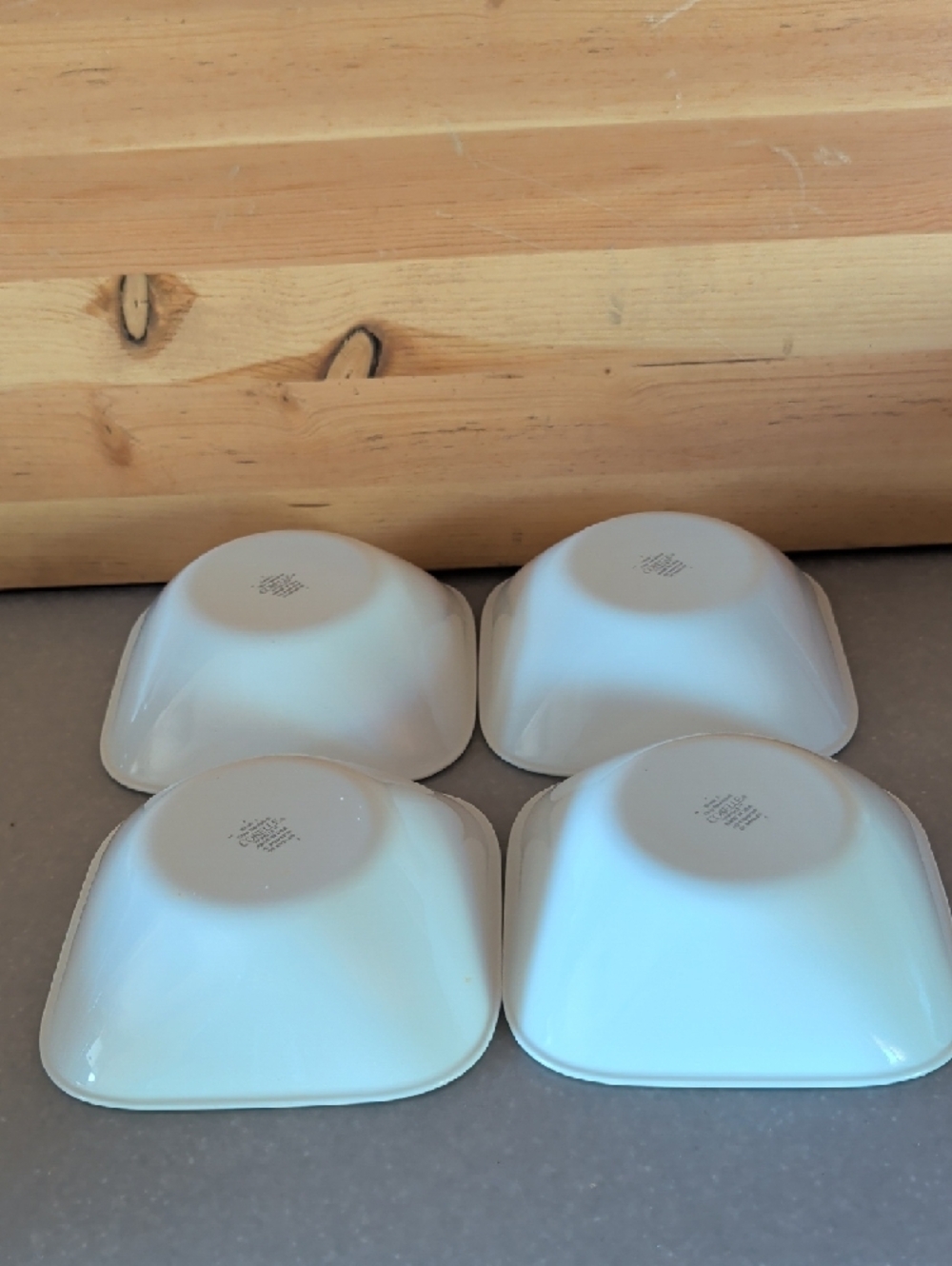 Corelle ,White Ceramic Square Bowls with Olive Green Rim - Set of 4 ๐๐๐ - Picture 8 of 11